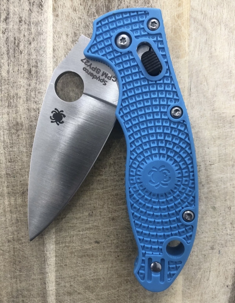 Outdoor Folding Knife Spyderco Ball Bearing Lock Mineral Blue Handle