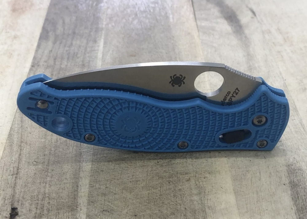 Outdoor Folding Knife Spyderco Ball Bearing Lock Mineral Blue Handle