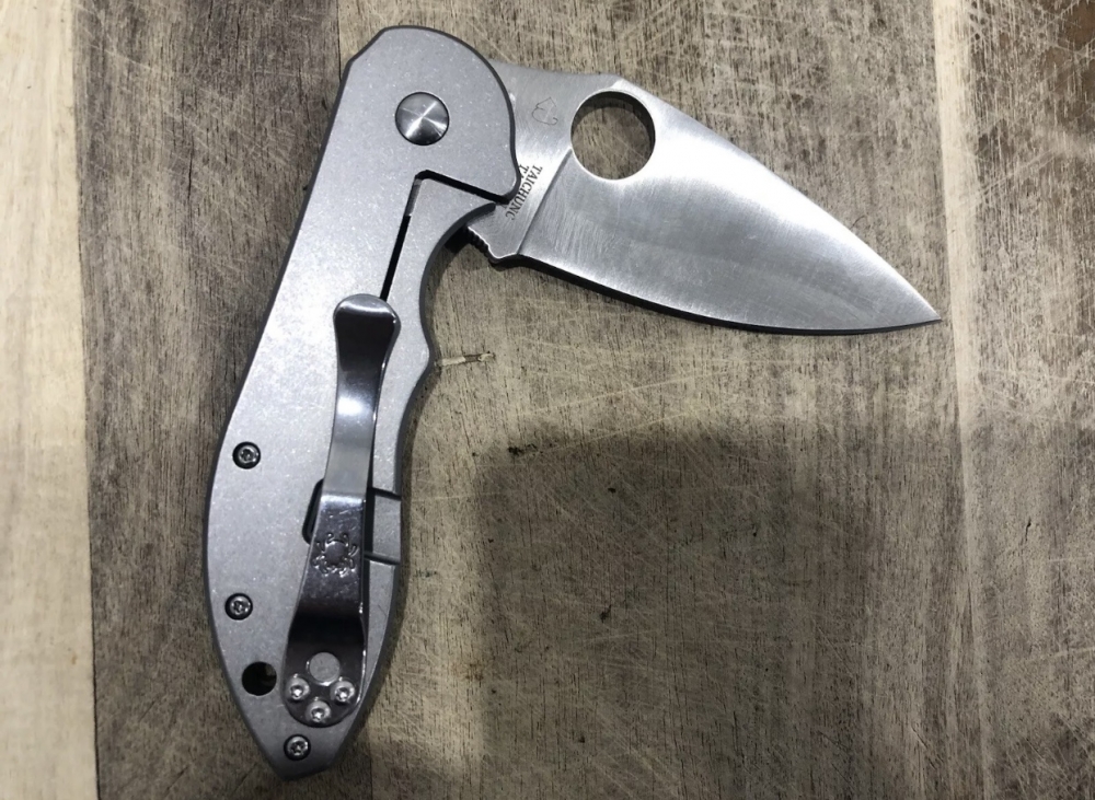 Outdoor Folding Knife Spyderco