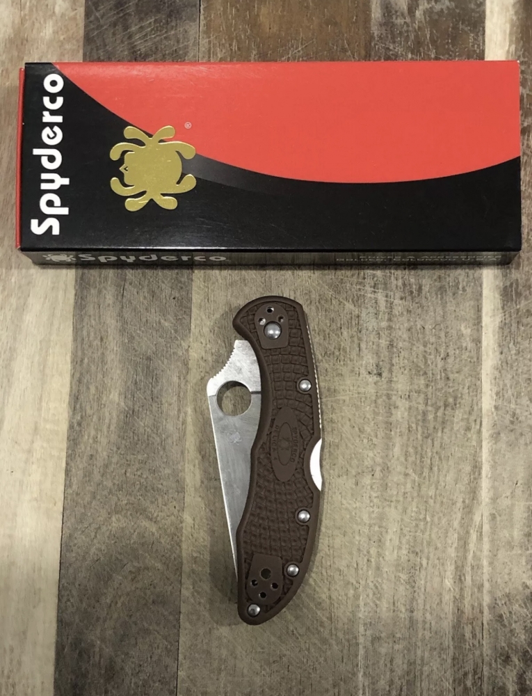 Outdoor Lockback Folding Knife Delica 4 Spyderco