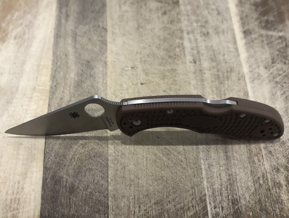 Outdoor Lockback Folding Knife Delica 4 Spyderco