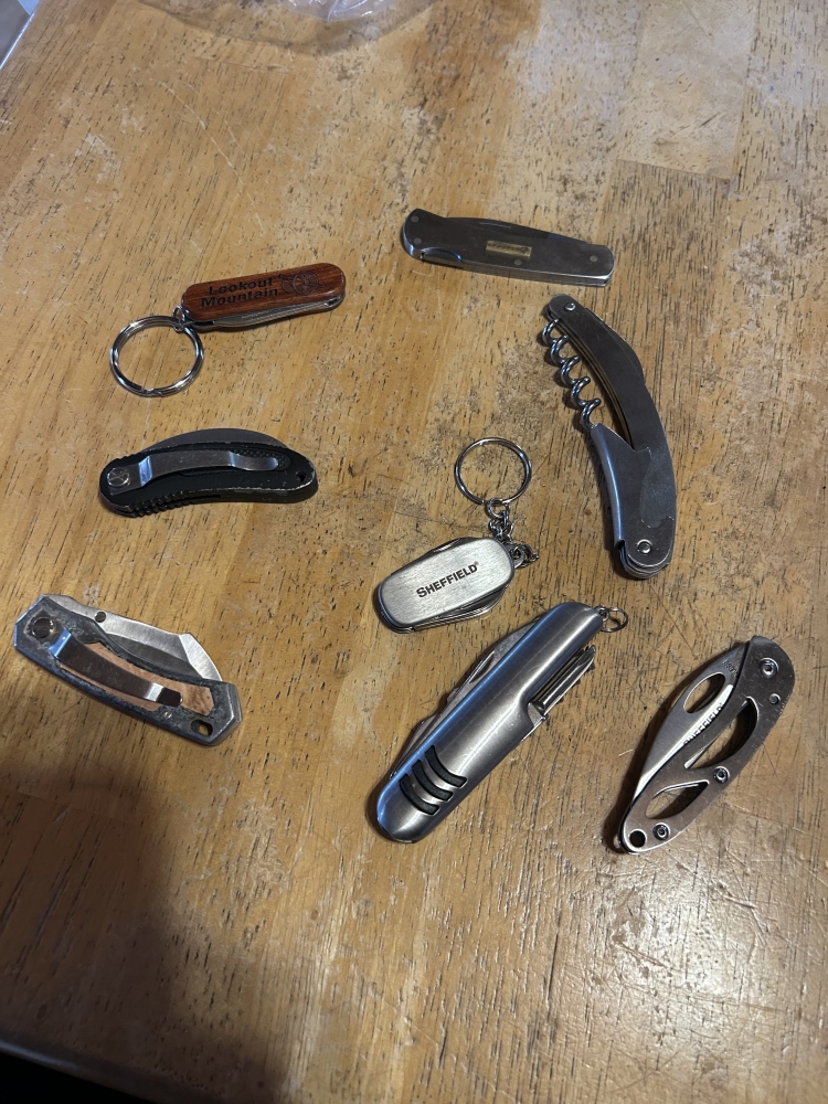 Asst pocketknives