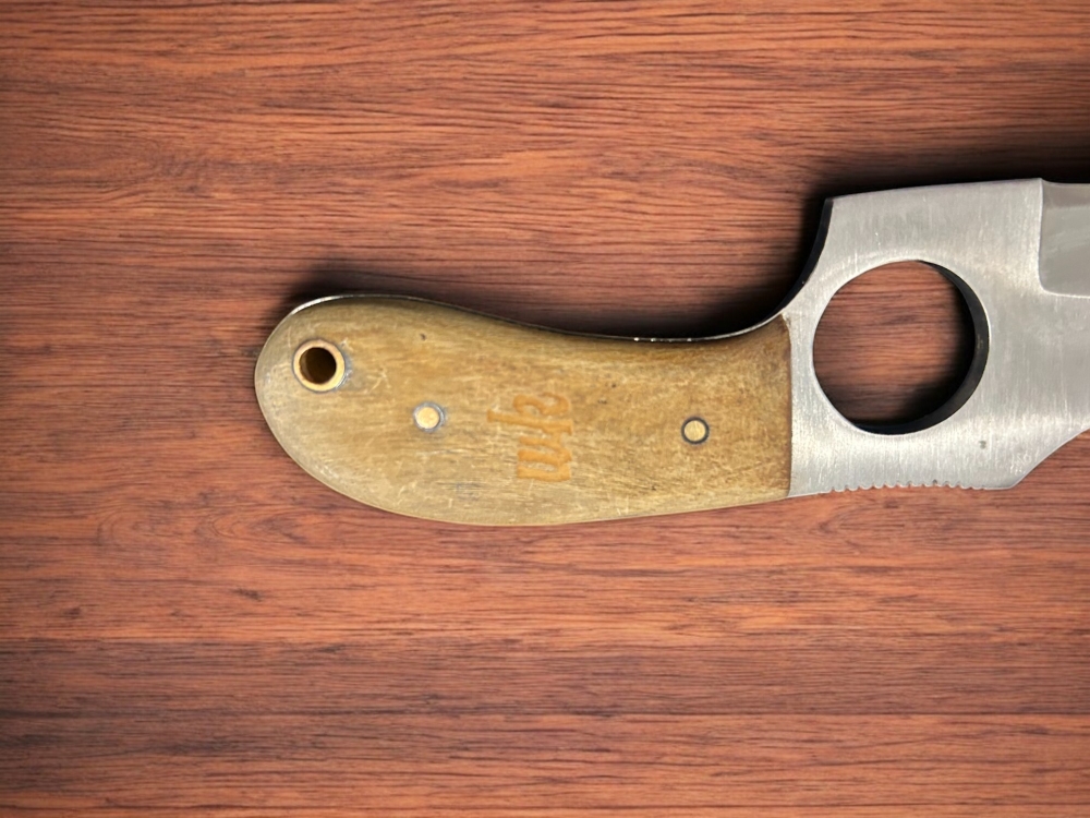 Cutom American-made - Whiteknuckler - The Classic M3 - Knuckle-Hole Knife