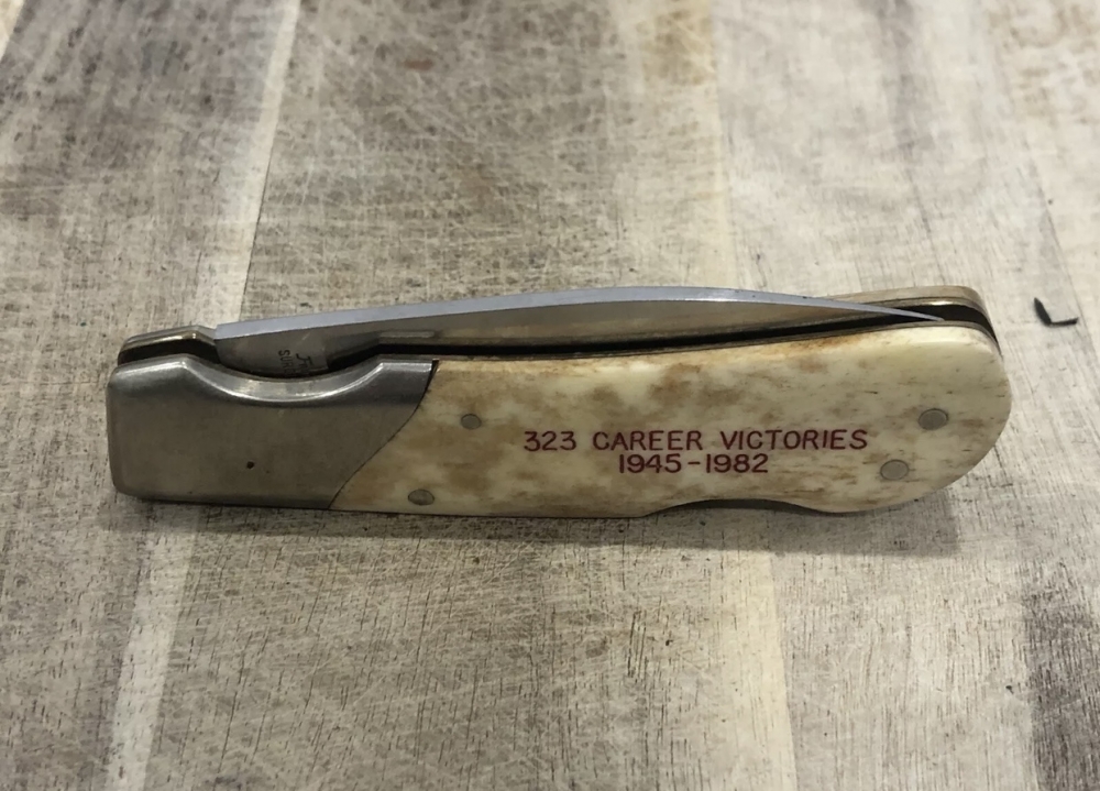 VINTAGE FROST JAPAN BONE COACH BEAR BRYANT ALABAMA  CRIMSOM TIDE FOOTBAL KNIFE