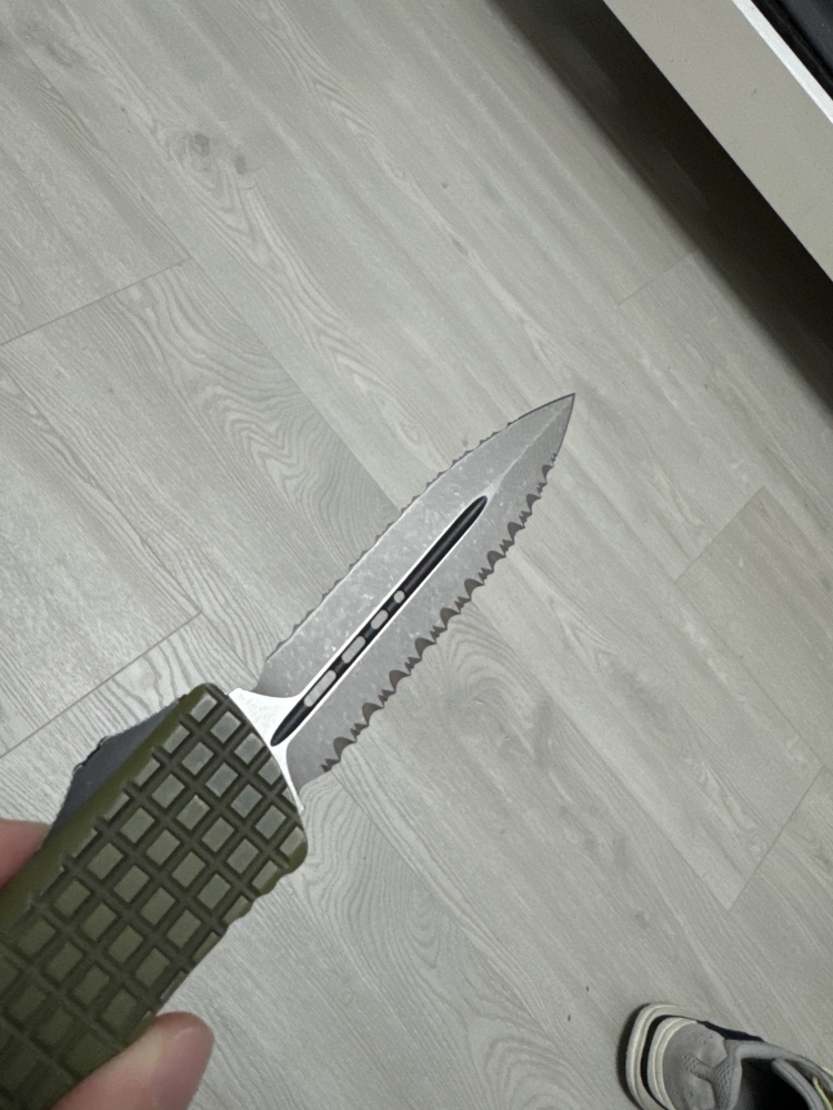Microtech Combat Troodon “Frag Off”