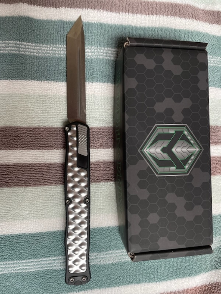 Heretic cleric 2 OTF tanto auto knife automatic switchblade 