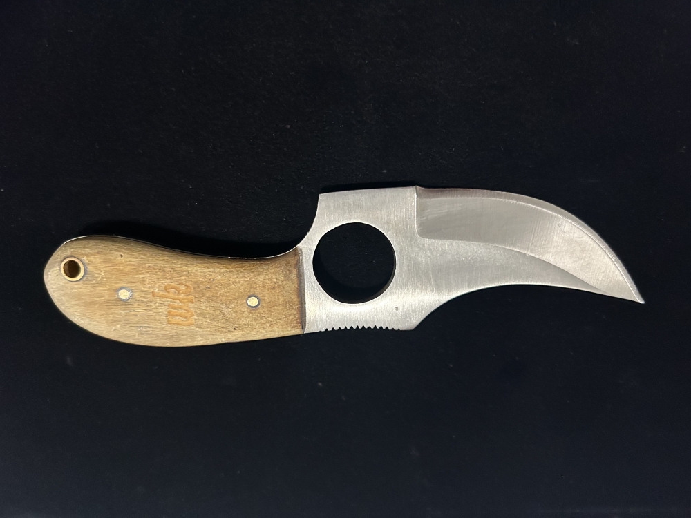 Rare Whiteknuckler Knife - Unused - Preowned - Classic Skinner 