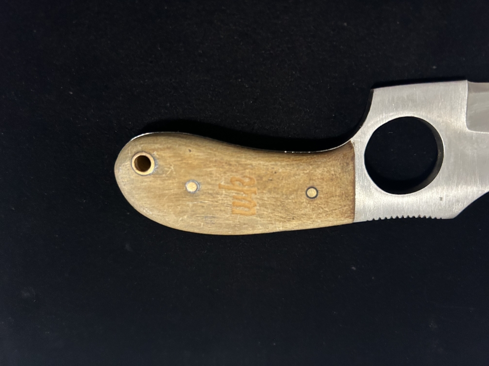 Rare Whiteknuckler Knife - Unused - Preowned - Classic Skinner 