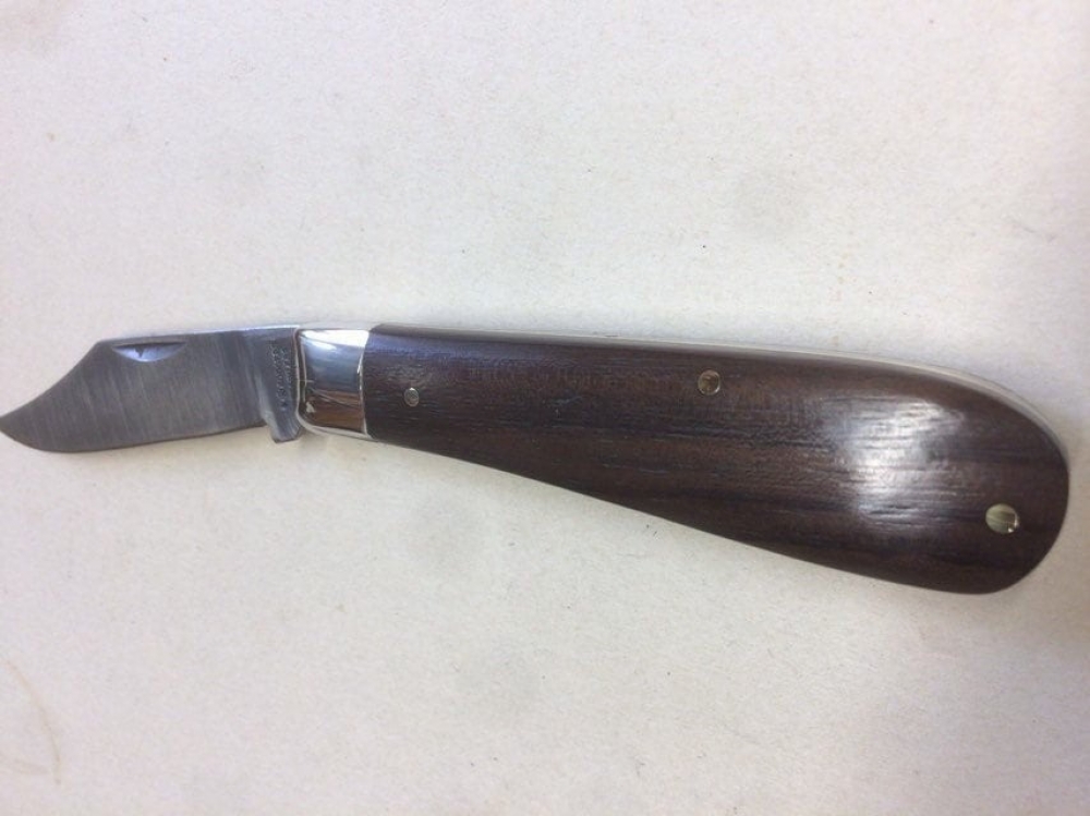 Joseph Rodgers Pocket Knife 2.2\" stainless clip blade 3.3\" closed length Rosewood Handle