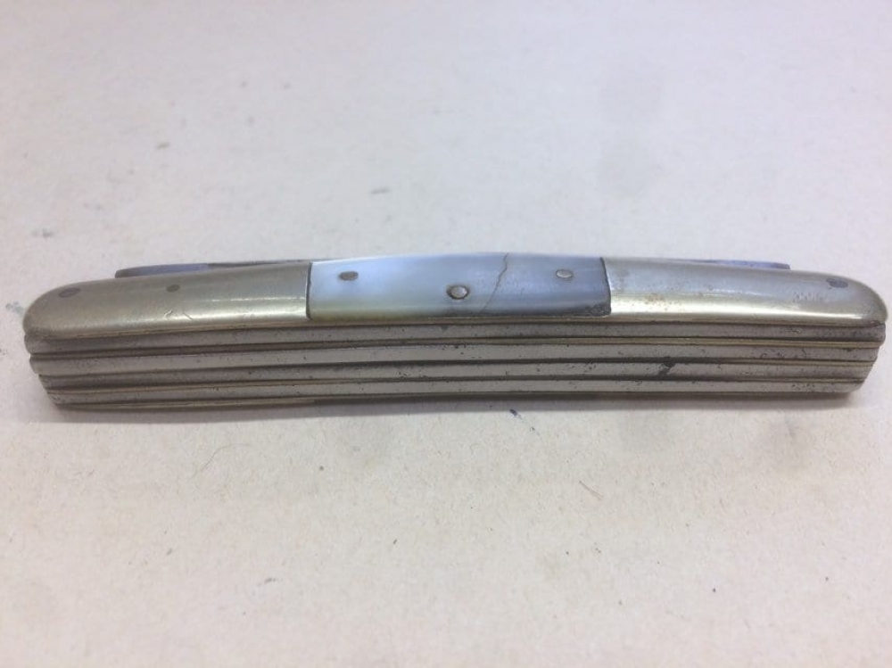 Beautifully shaped 9 bladed pocket knife 'Best English Cutlery'