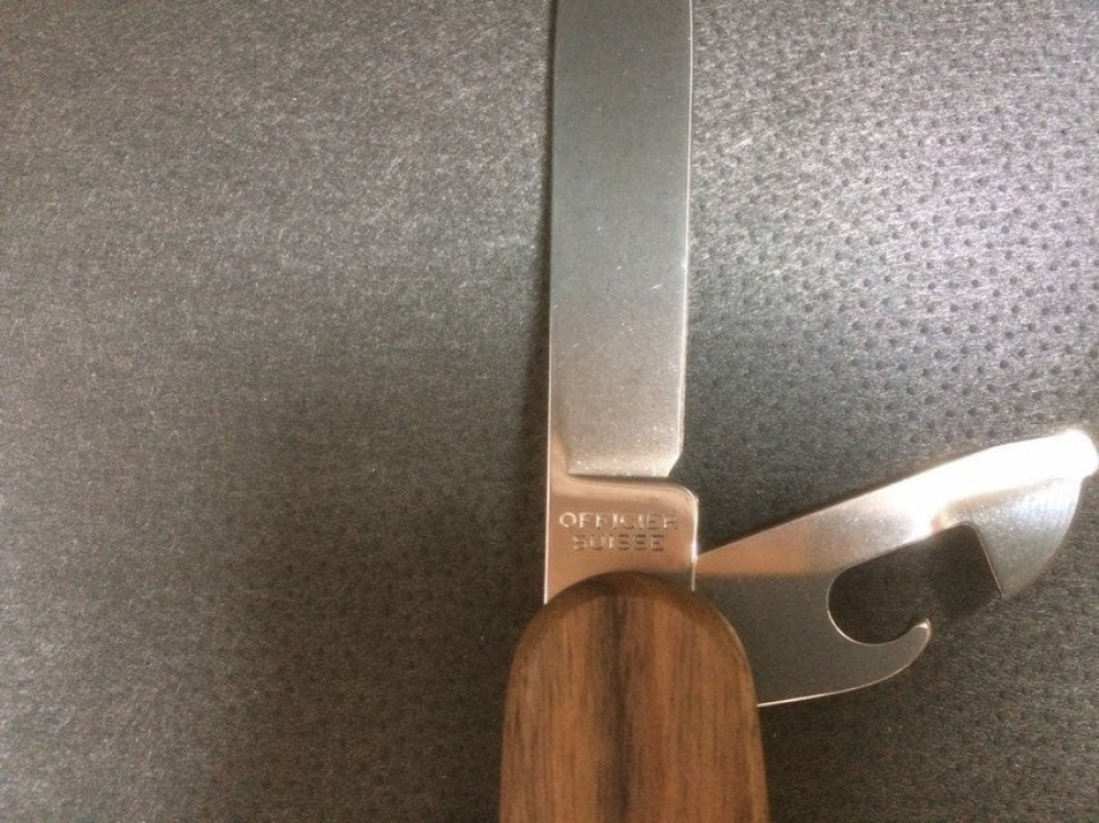 Victorinox 'Spartan Wood' Medium Pocket Knife with corkscrew, bottle opener -in Walnut