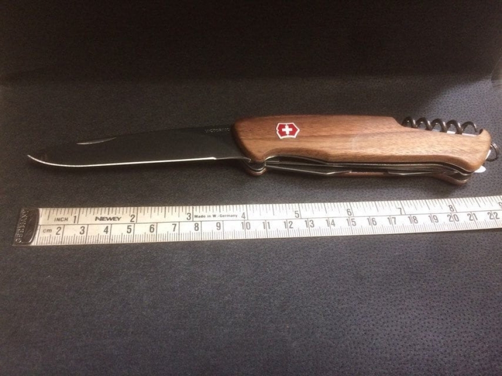 Victorinox 'RangerWood' Reddot award winner! 10 Functions Locking blade & Saw