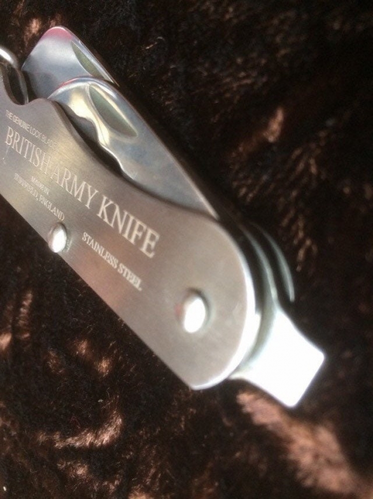 Genuine British Army lock-Knife 2\" Stainless Lambfoot Blade, tin opener, screwdriver