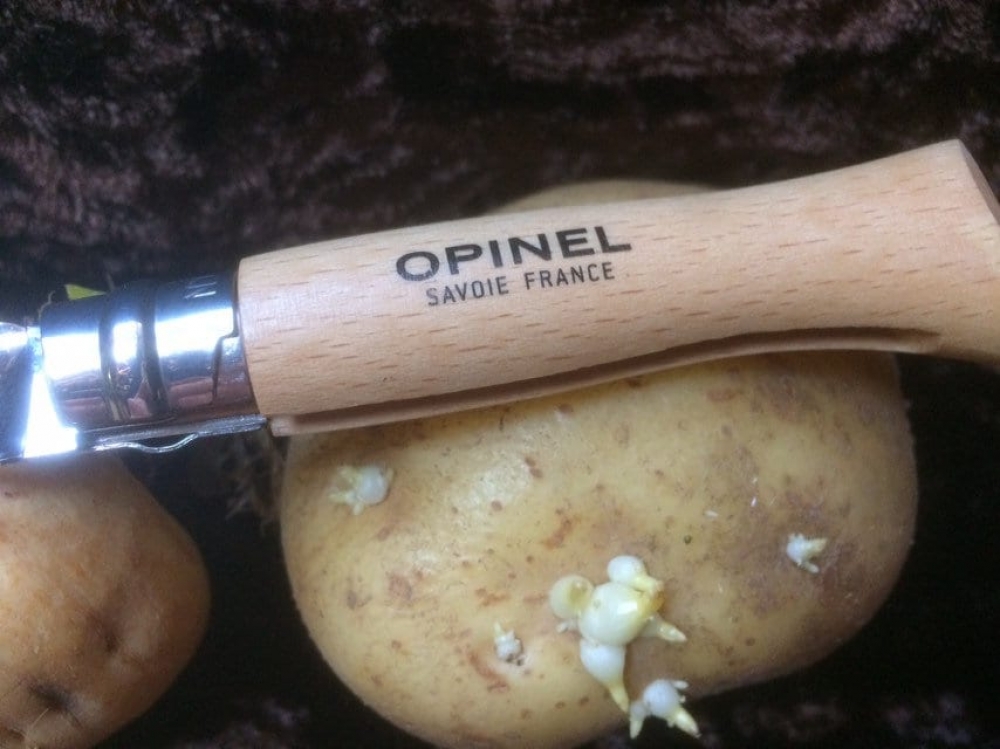 Opinel Stainless Steel Folding Vegitable Peeler. 155mm overall length 9cm. folded