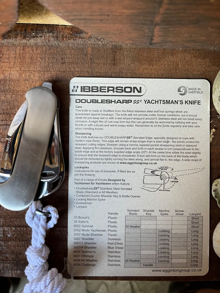 Heavy Duty Shackler Knife by Ibberson since 1700. Yachtsman's serrated blade