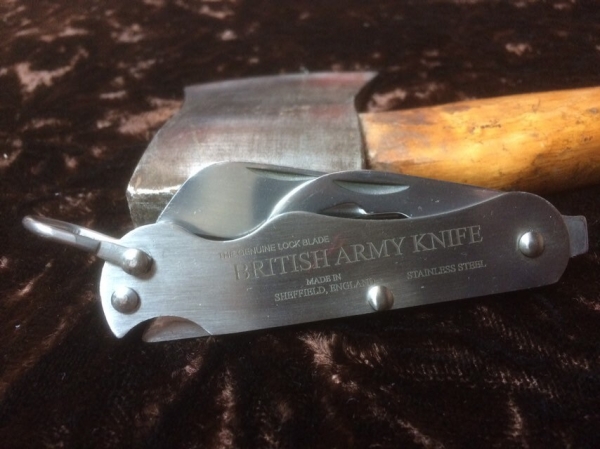 Genuine British Army lock-Knife 2