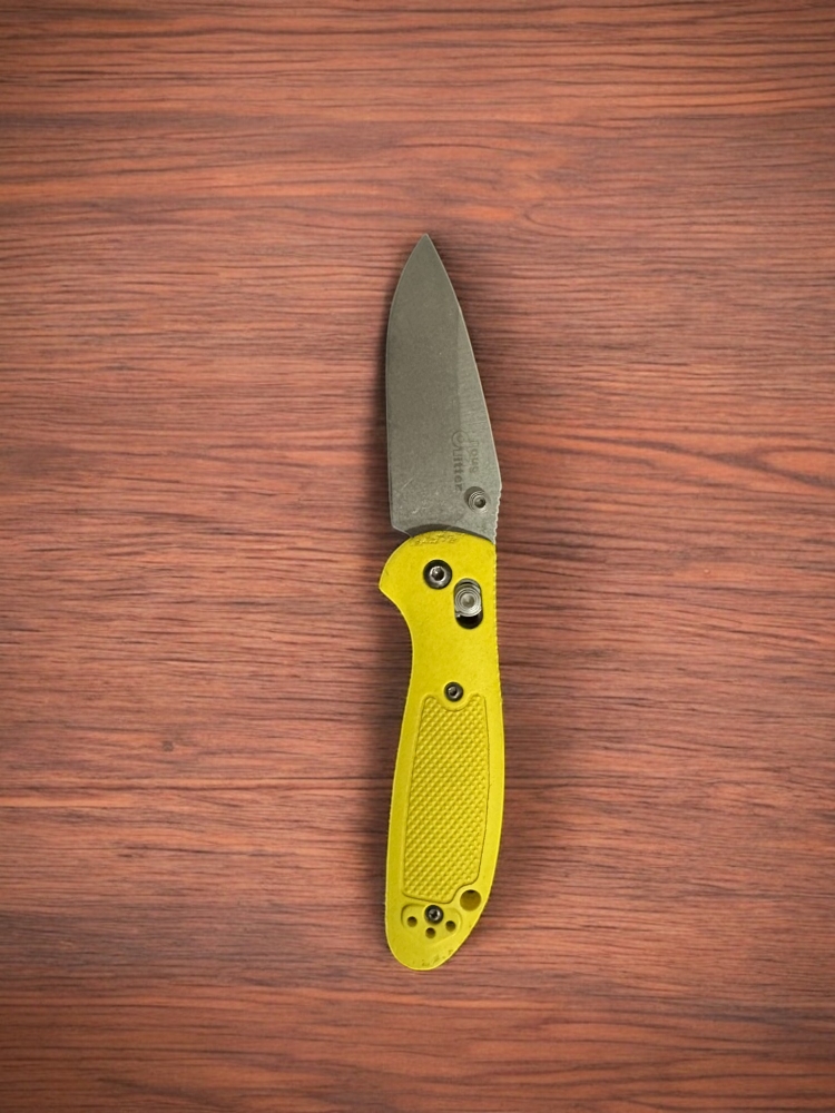 Doug Ritter Mini Griptilian (S30V Blade, Vibrant Yellow Scales, AXIS Lock)