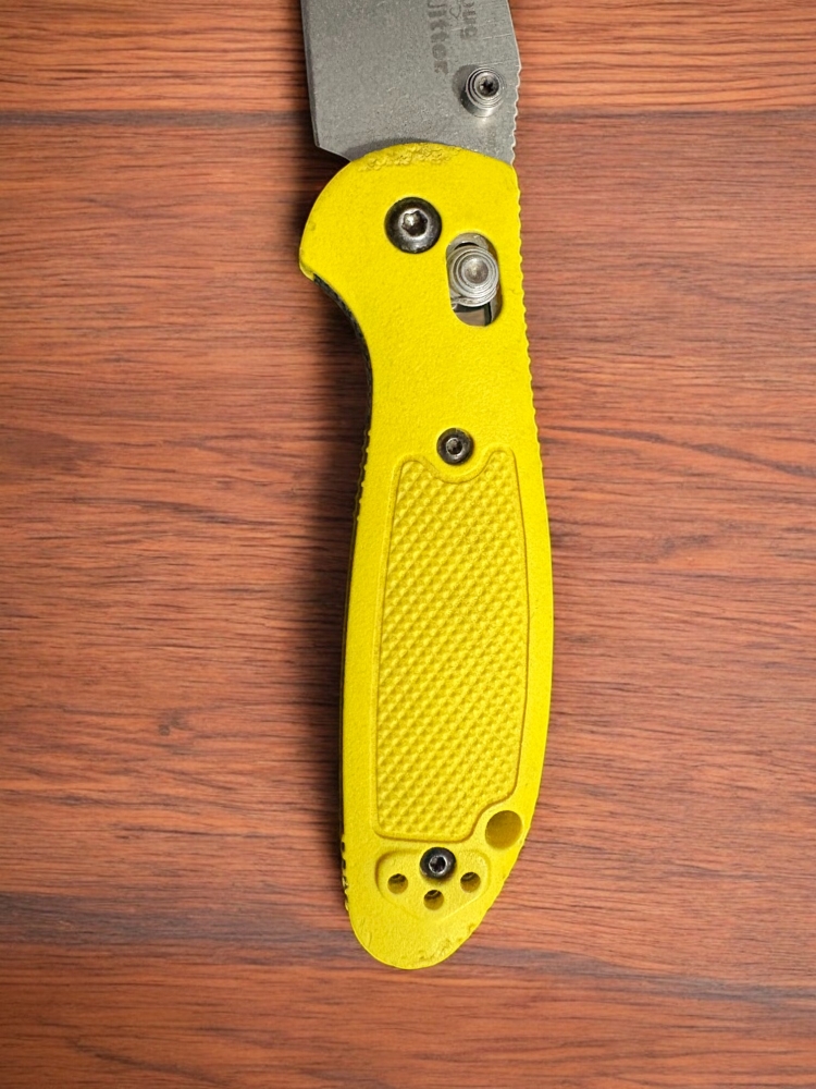 Doug Ritter Mini Griptilian (S30V Blade, Vibrant Yellow Scales, AXIS Lock)