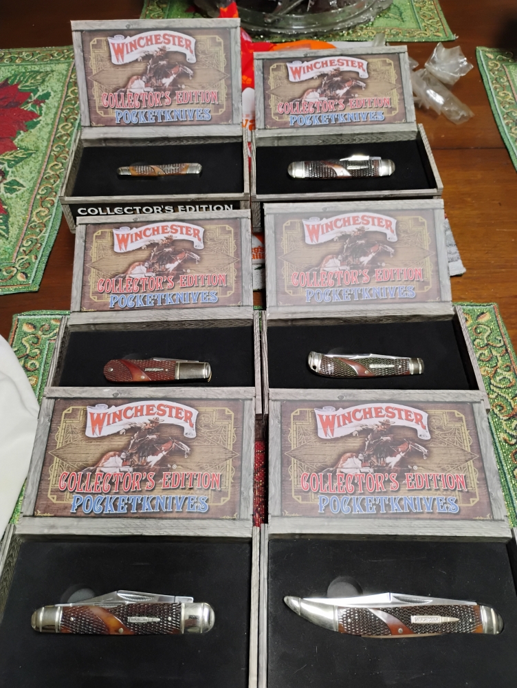 Winchester folding knives 