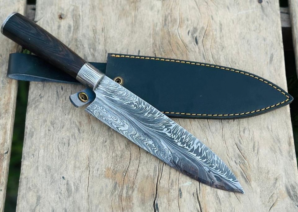 Damascus Steel Feather pattern chef knife with leather sheath
