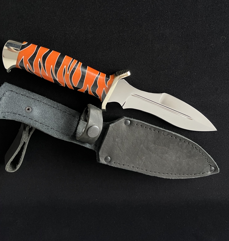 Handmade D2 Steel Fixed Blade Knife “Tiger” – Curved Blade | Acrylic Handle | Brass Guard & Pommel | Leather Sheath | Outdoor / Collectible