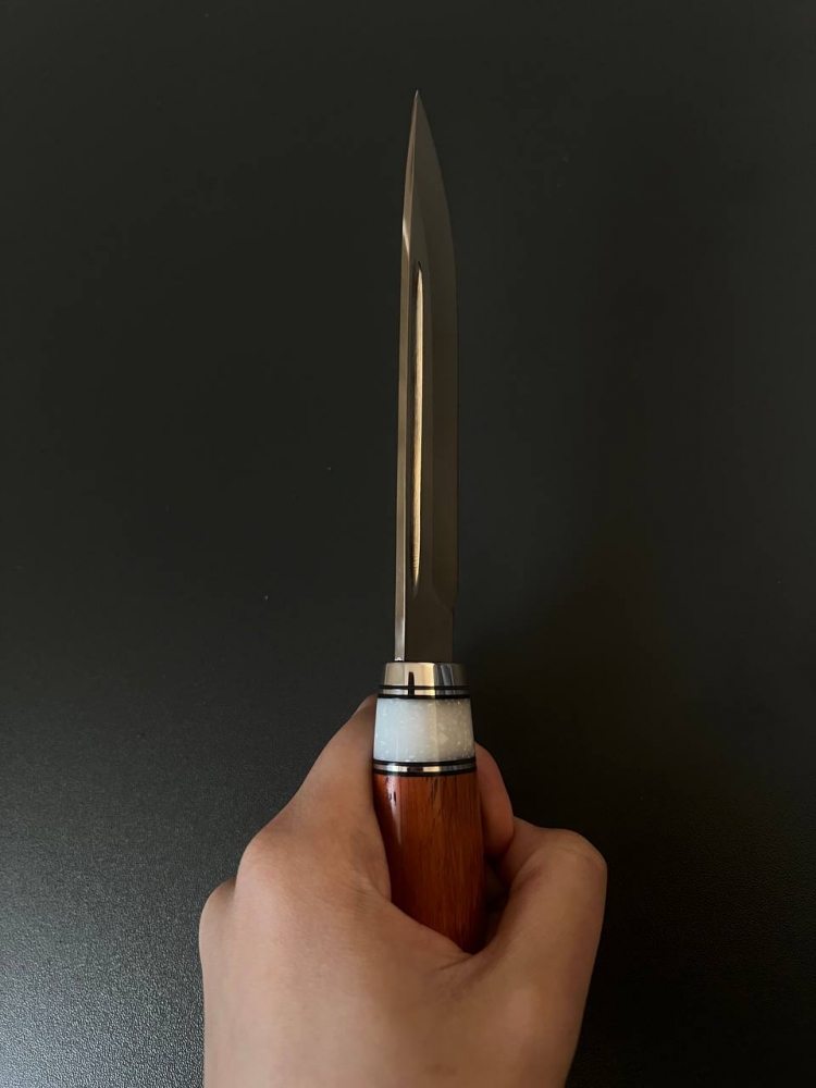 Handmade AUS-10 Fixed Blade Knife “Eagle” – Padauk Handle, White Corian Spacer, Dural Bolster, Leather Sheath