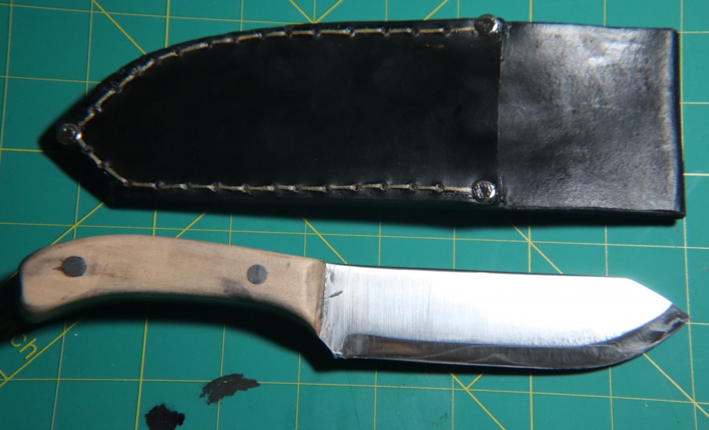 Handmade Clip Point Hunter – 1095 Carbon Steel – Two-Tone Hardwood/Walnut Handle – Leather Sheath – 8.5\" OAL