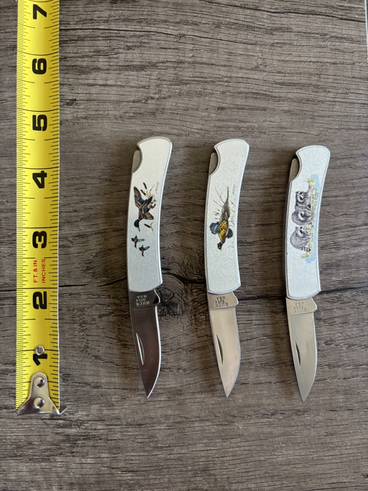 I’m selling 3 Buck knives model 525x
