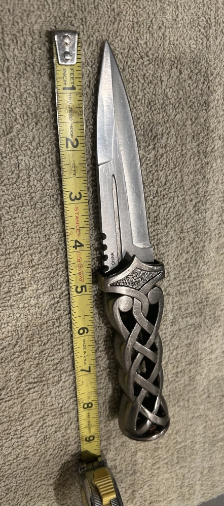 Unique Crisscross stainless stock and blade