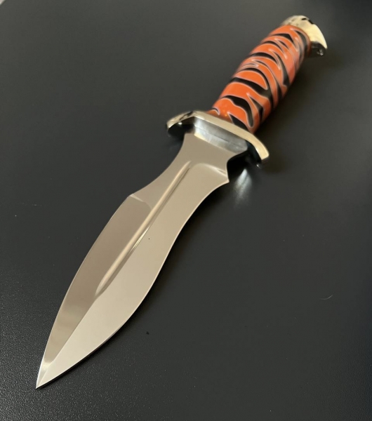 Handmade D2 Steel Fixed Blade Knife “Tiger” – Curved Blade | Acrylic Handle | Brass Guard & Pommel | Leather Sheath | Outdoor / Collectible