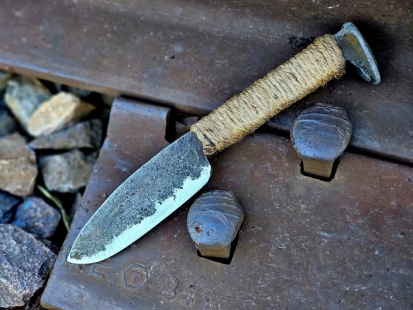 Novelty Drop Point Railroad Spike Knife