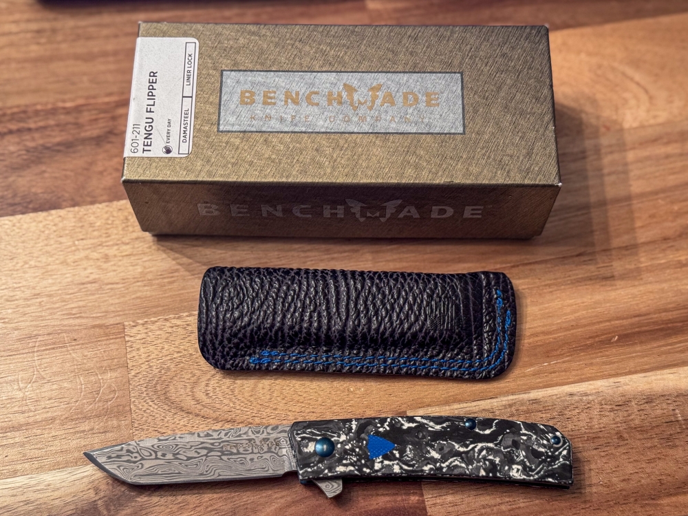 Benchmade 601-211 Gold class Tengu flipper Bi-frost 'Damasteel lightly used 
