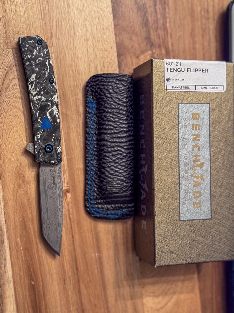Benchmade 601-211 Gold class Tengu flipper Bi-frost 'Damasteel lightly used 