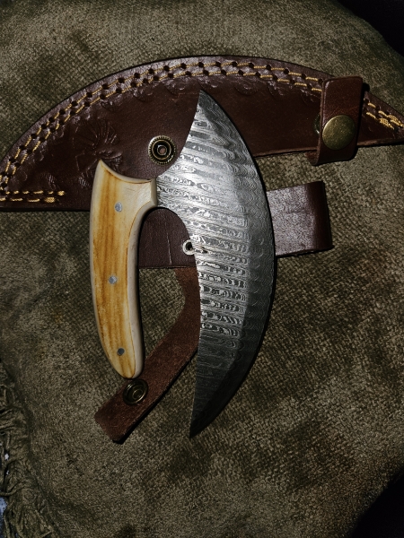 Knives and sheaths