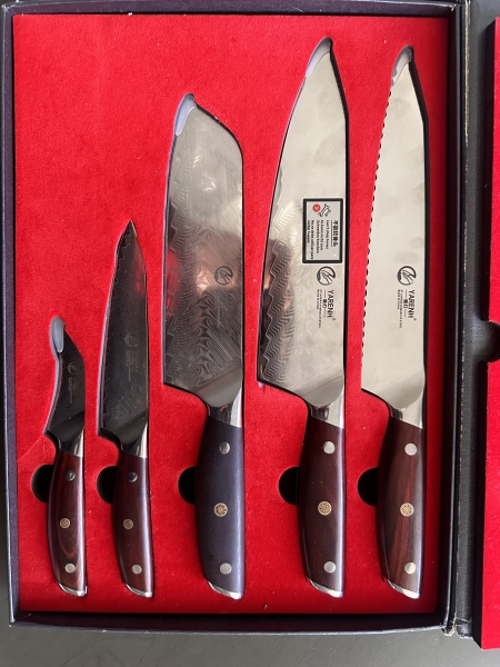 Yarenh Damascus kitchen knives 