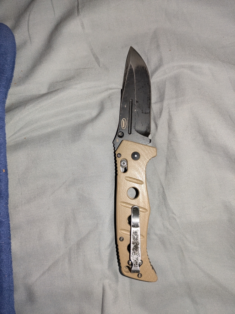 BENCHMADE D2 TACTICAL FOLDING KNIFE SIBERT DESIGN BLACK BLADE, USED.