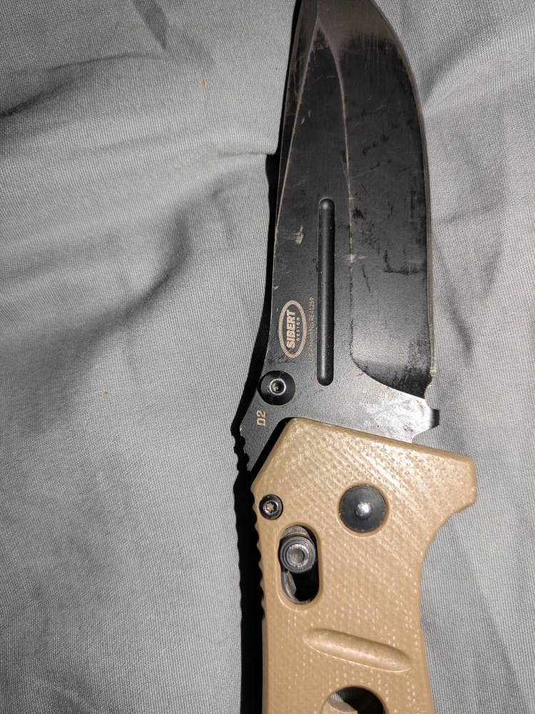 BENCHMADE D2 TACTICAL FOLDING KNIFE SIBERT DESIGN BLACK BLADE, USED.