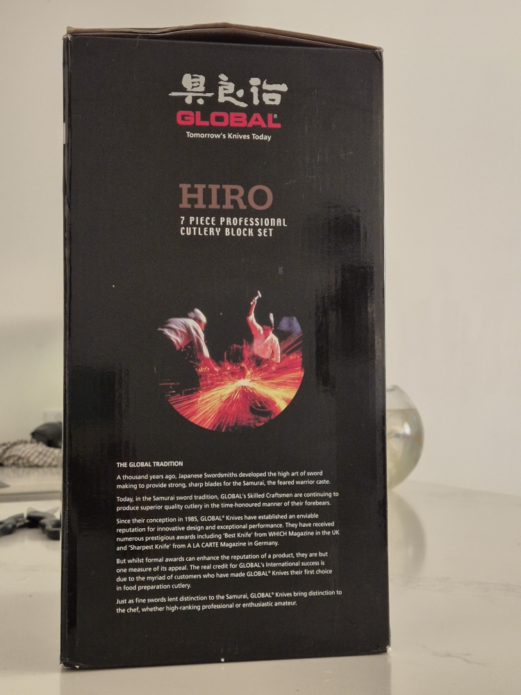 BRAND NEW - Global Hiro 7PC Knife Set & Block