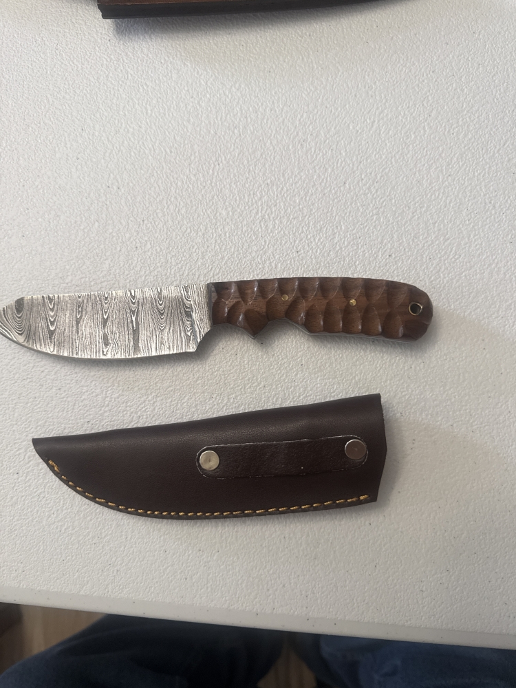 Damascus fixed blade