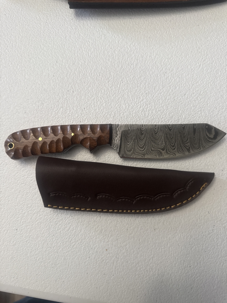 Damascus fixed blade