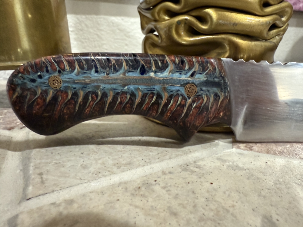 Hand Made Carbon Steel Full Tang Fixed Blade Hunting Knife Pinecone Handle