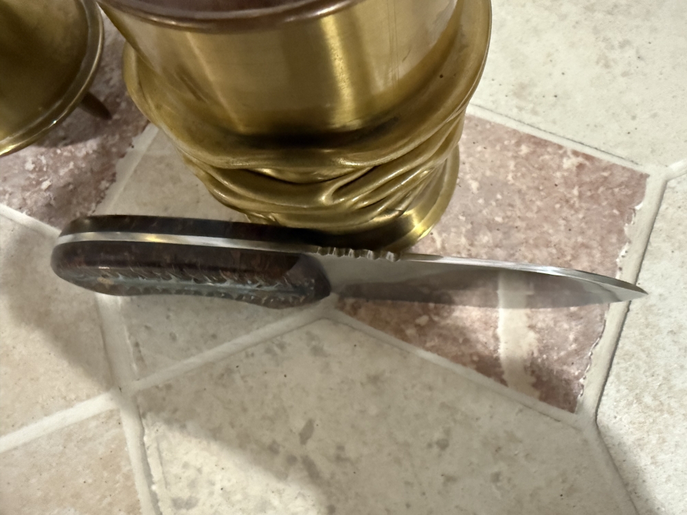 Hand Made Carbon Steel Full Tang Fixed Blade Hunting Knife Pinecone Handle