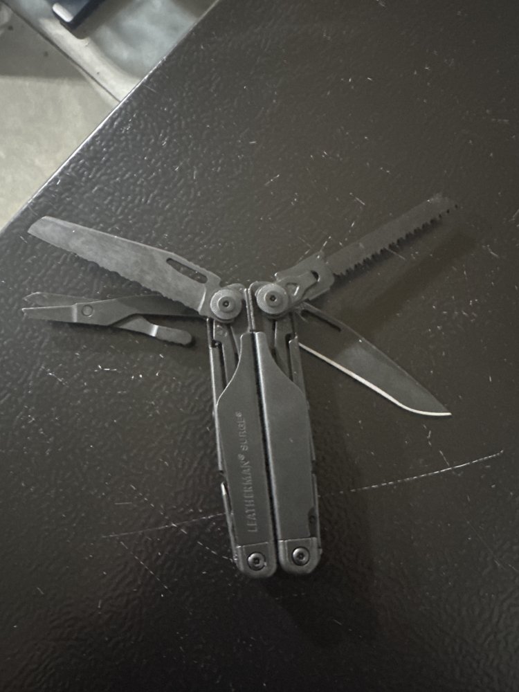 Leatherman surge