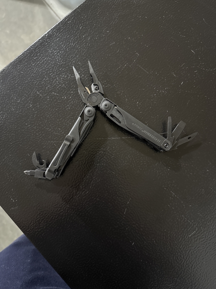 Leatherman surge