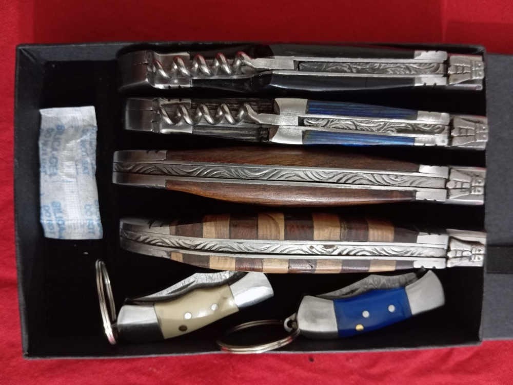 Lageioul bougna 4pc kitchen knives with 2pc small folding keychain,Handcrafted