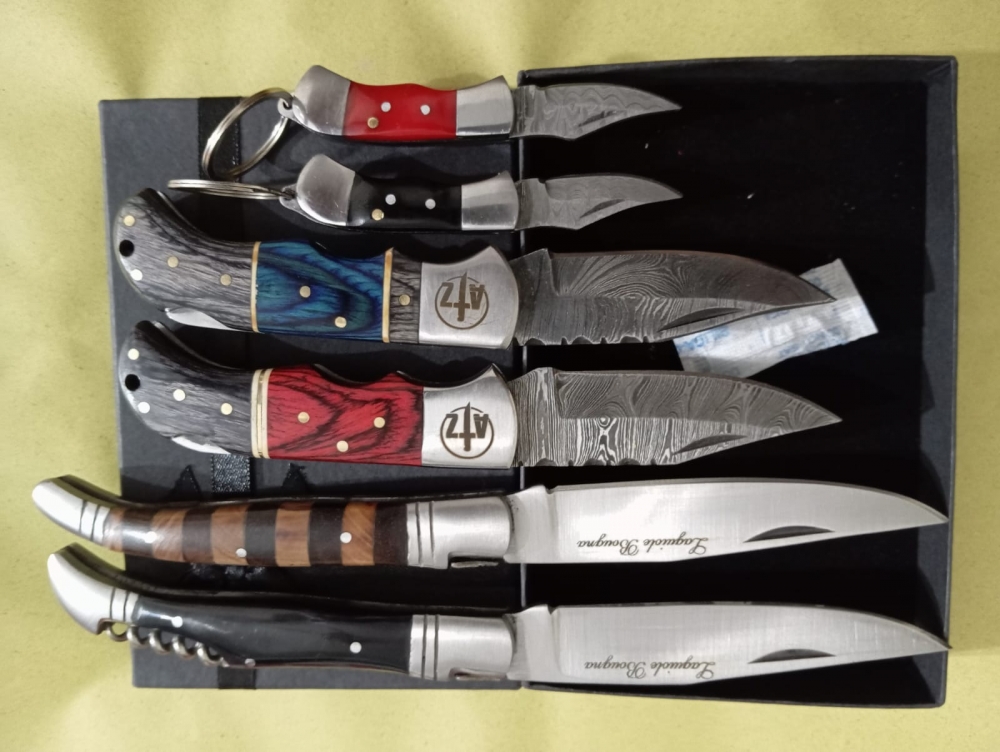 Lageioul bougna 4pc kitchen knives with 2pc small folding keychain,Handcrafted