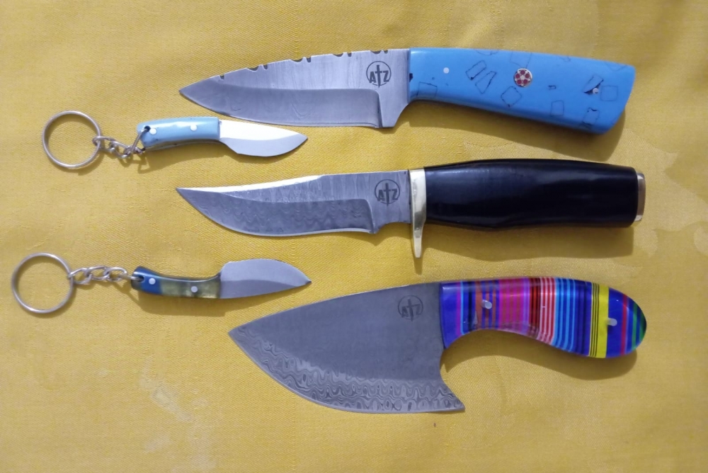 Totally handmade Special antique design 3pc Skinner knives 2pc gift keychains, Pakka wood & Vangi