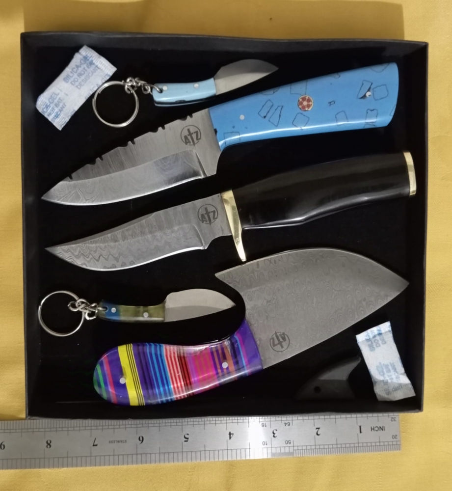 Totally handmade Special antique design 3pc Skinner knives 2pc gift keychains, Pakka wood & Vangi
