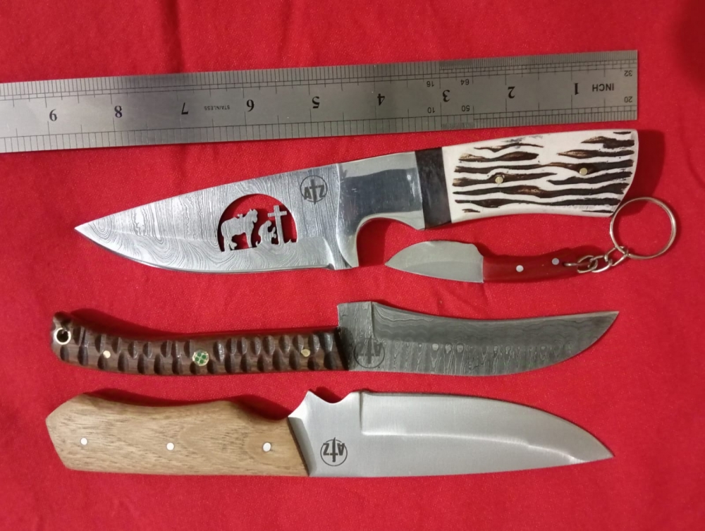 Totally handmade Special antique design 3pc Skinner knives 2pc gift keychains, Pakka wood & Vangi