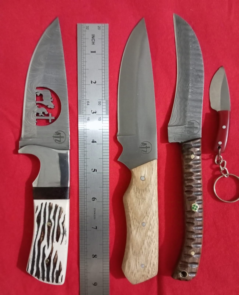 Totally handmade Special antique design 3pc Skinner knives 2pc gift keychains, Pakka wood & Vangi